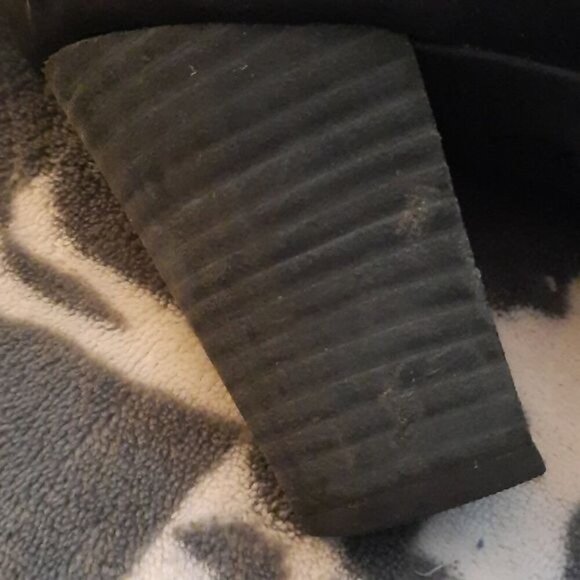 Clarks Indigo Black Buckle Zipper 3 Inches Block Heel Ankle Bootie Size 7.5 - Picture 11 of 16